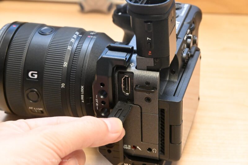 SONY FX2　チルト式ファインダー　干渉しない　リグ