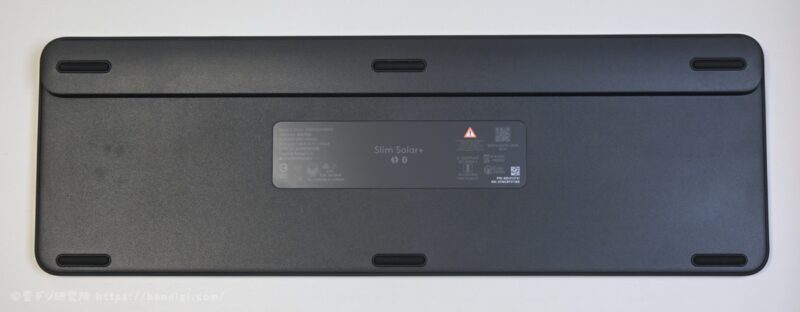 Signature Slim Solar+ K980 背面