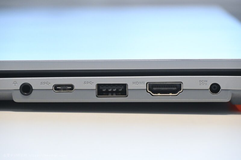 ASUS Vivobook Go 14 端子類