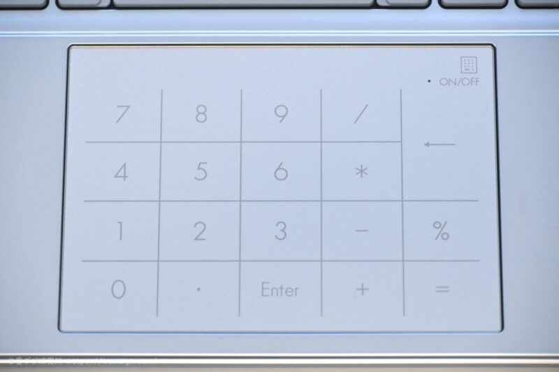 ASUS タッチパッドにテンキーが表示される機能
