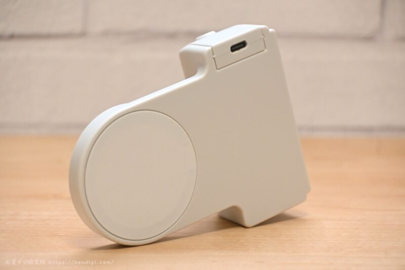 マグネットワンハンドシャッター 充電端子