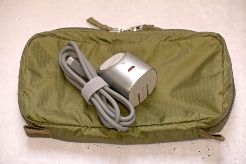 ガジェットポーチ　Apple Watch 充電器　ケーブル