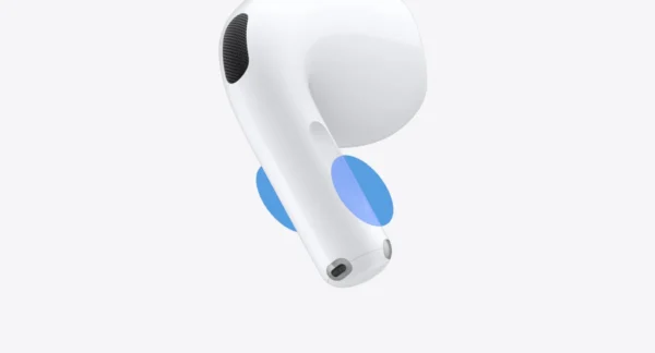 AirPods 5のステム部分。ワイヤレス充電ケース付きモデルは音量スワイプに対応