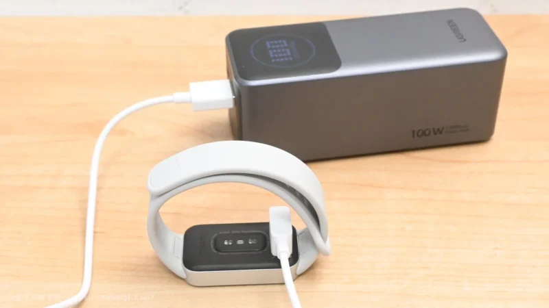Xiaomi Smart Band 11 Active 充電